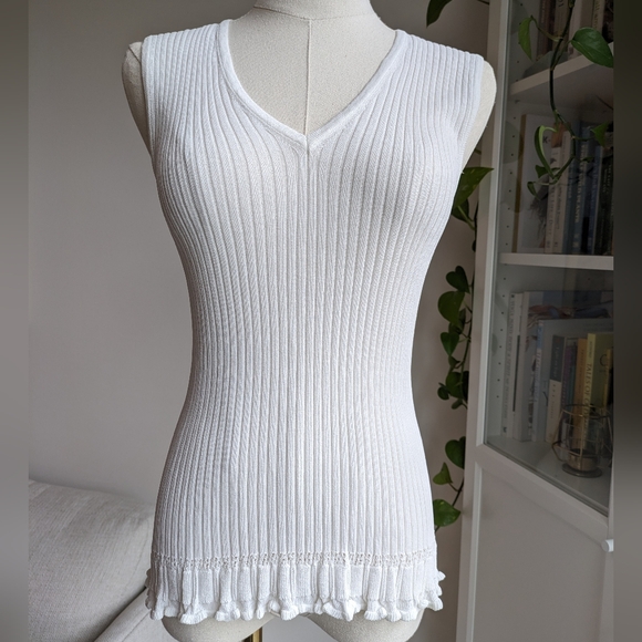 Morgano Sleeveless Ribbed Tank - Picture 10 of 10
